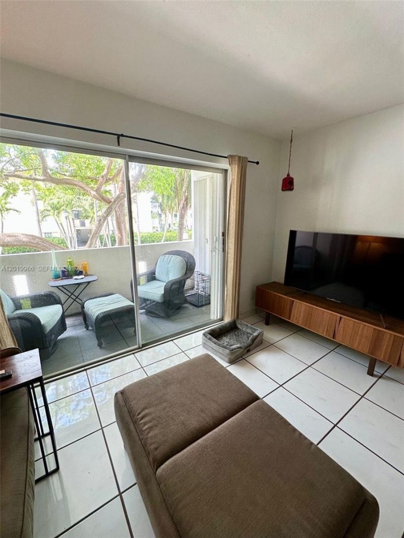 300 Galen Dr, Unit 206, Key Biscayne, FL 33149 Photo