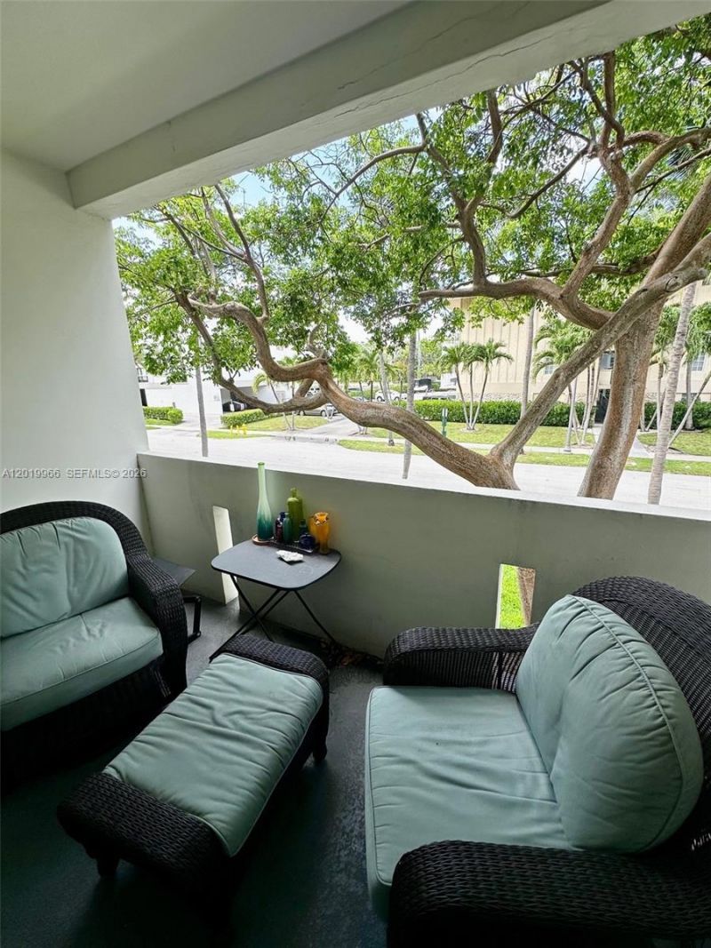300 Galen Dr, Unit 206, Key Biscayne, FL 33149 Photo