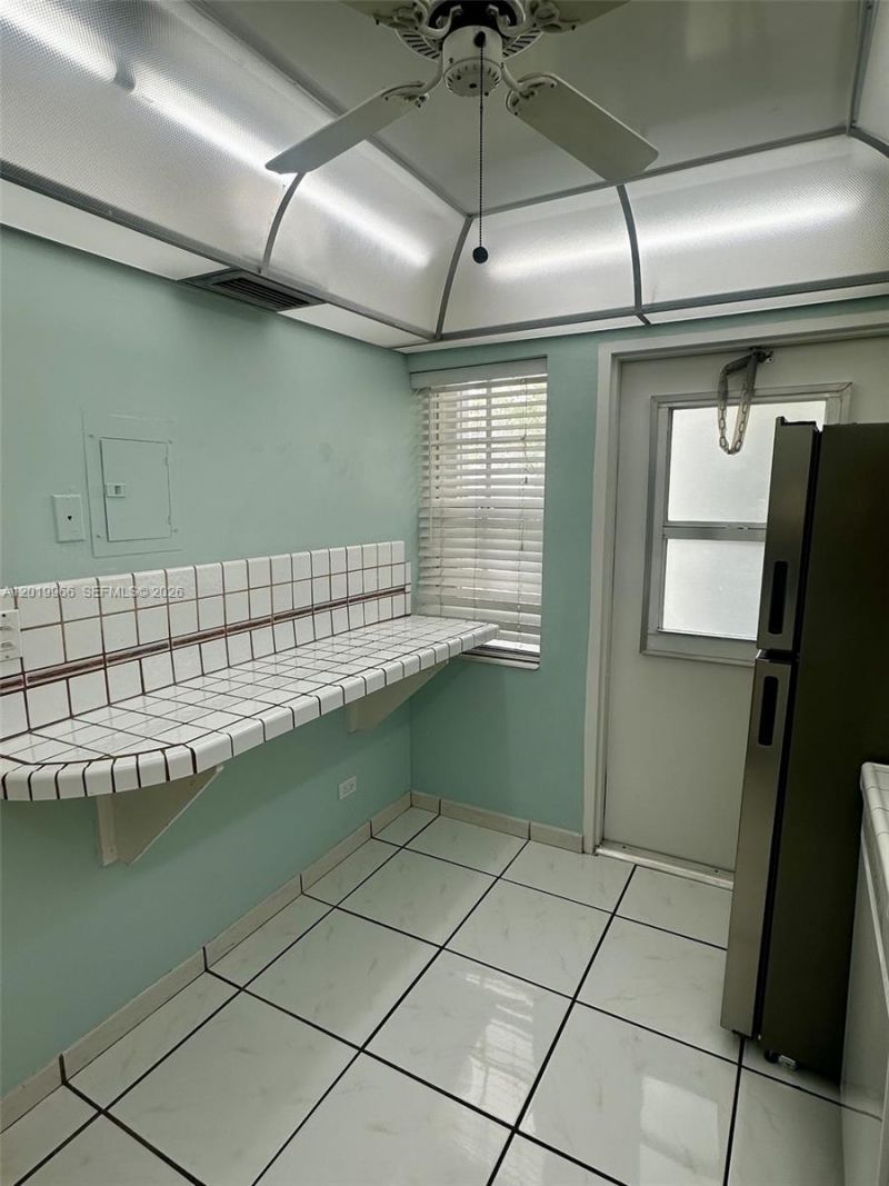 300 Galen Dr, Unit 206, Key Biscayne, FL 33149 Photo
