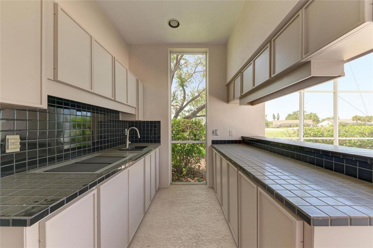 4268 Las Palmas Way, Sarasota, FL 34238 Photo