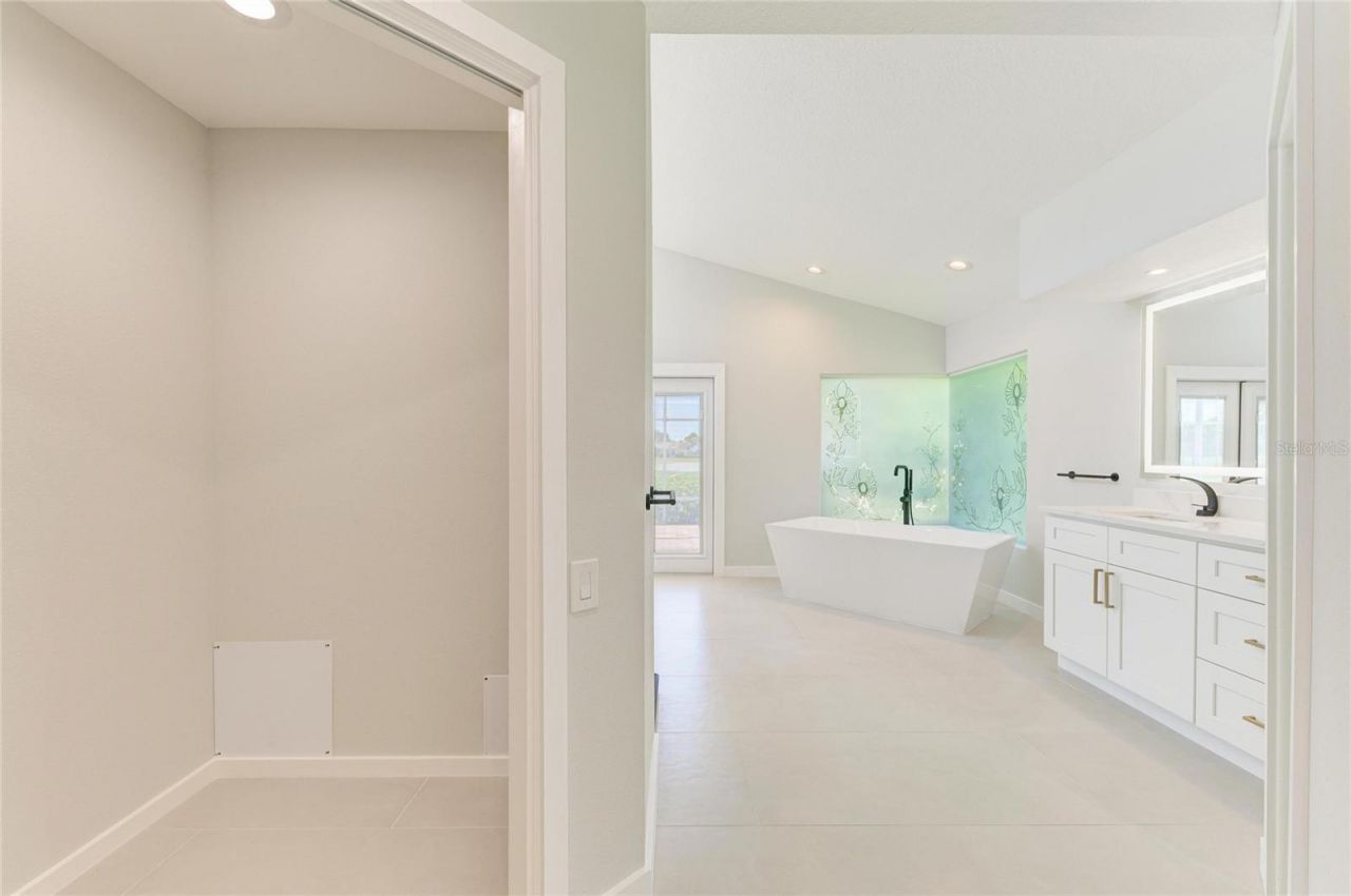 4268 Las Palmas Way, Sarasota, FL 34238 Photo
