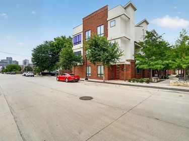 321 College Avenue, Fort Worth, TX 76104