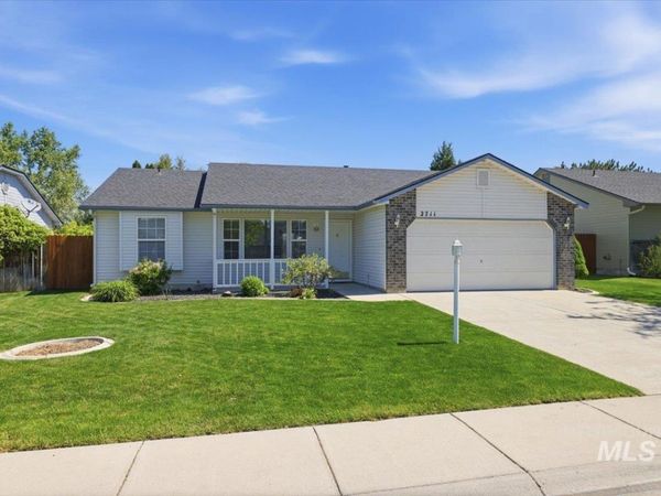 2711 Manchester Dr, Caldwell, ID 83605