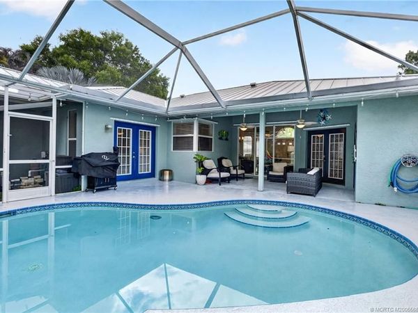 671 SE Pin Oak Terrace, Stuart, FL 34997