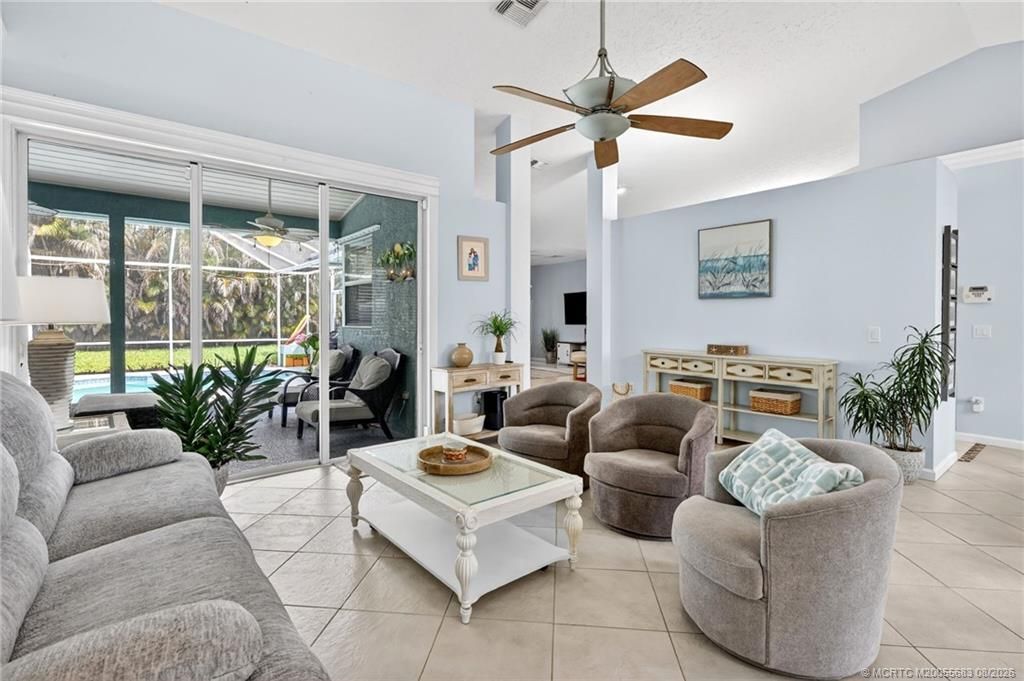 671 SE Pin Oak Terrace, Stuart, FL 34997 Photo