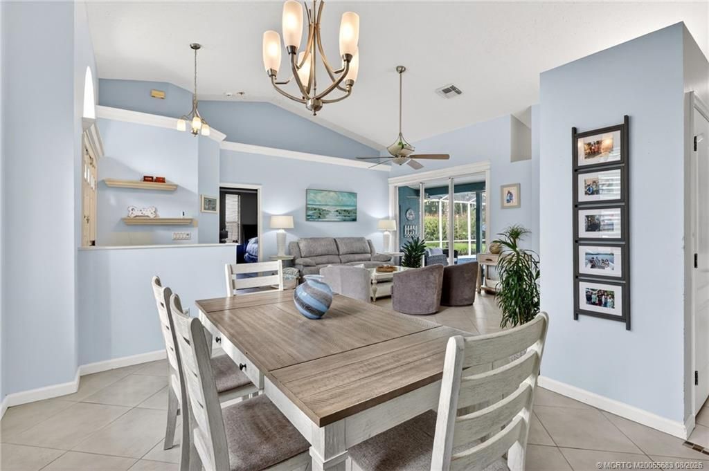 671 SE Pin Oak Terrace, Stuart, FL 34997 Photo