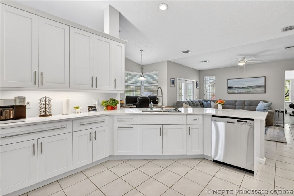 671 SE Pin Oak Terrace, Stuart, FL 34997 Photo