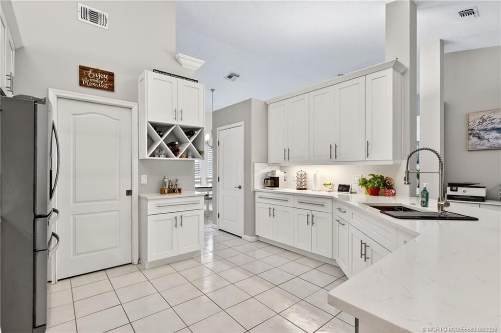 671 SE Pin Oak Terrace, Stuart, FL 34997 Photo