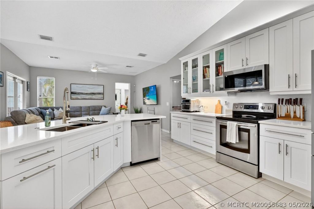 671 SE Pin Oak Terrace, Stuart, FL 34997 Photo