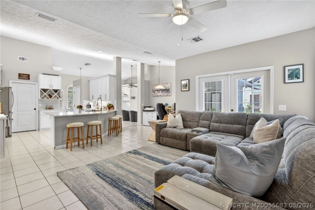 671 SE Pin Oak Terrace, Stuart, FL 34997 Photo