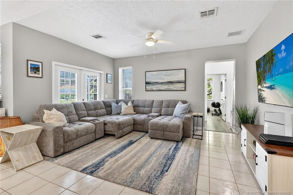 671 SE Pin Oak Terrace, Stuart, FL 34997 Photo