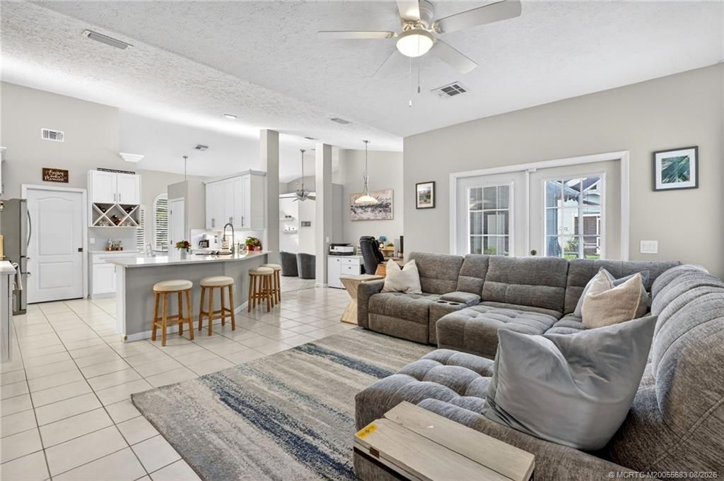 671 SE Pin Oak Terrace, Stuart, FL 34997 Photo