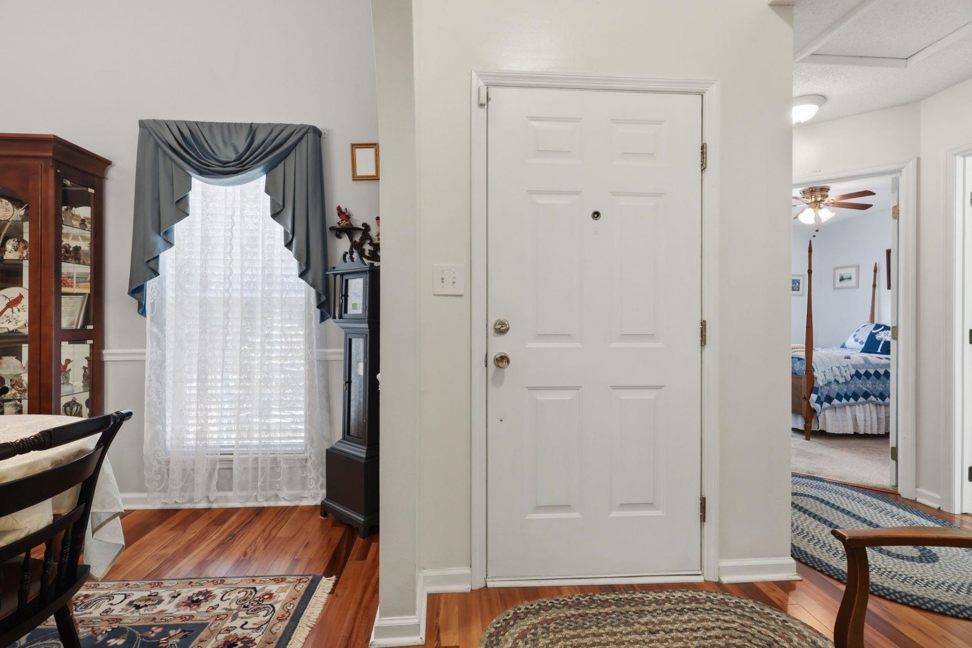 1654 Sedgefield Dr. Photo 4