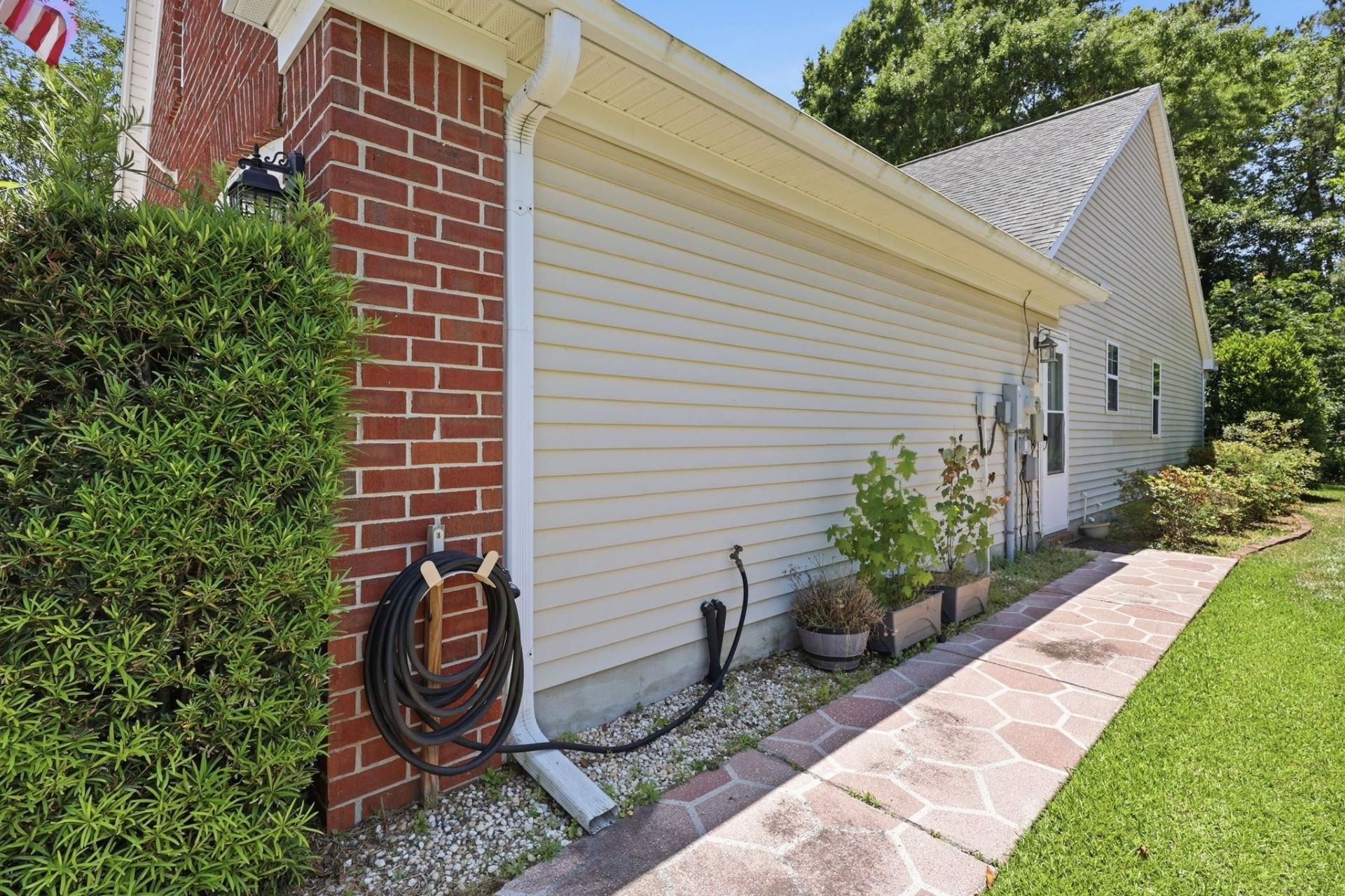 1654 Sedgefield Dr. Photo 47