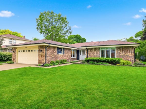 1132 S Fernandez Avenue , Arlington Heights, IL 60005