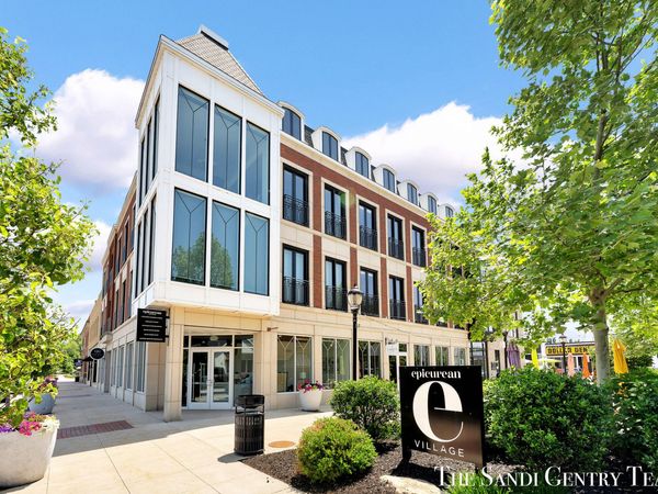 110 W Savidge Street, Unit 203, Spring Lake, MI 49456