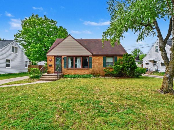1308 Ellsmere Street NE, Grand Rapids, MI 49505