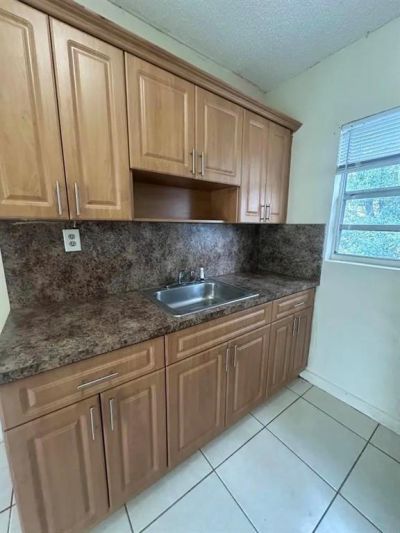 633 NW 15th Terrace, Fort Lauderdale, FL 33311 Photo