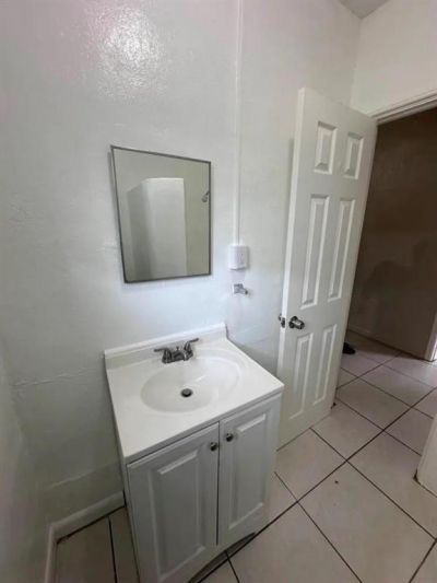 633 NW 15th Terrace, Fort Lauderdale, FL 33311 Photo