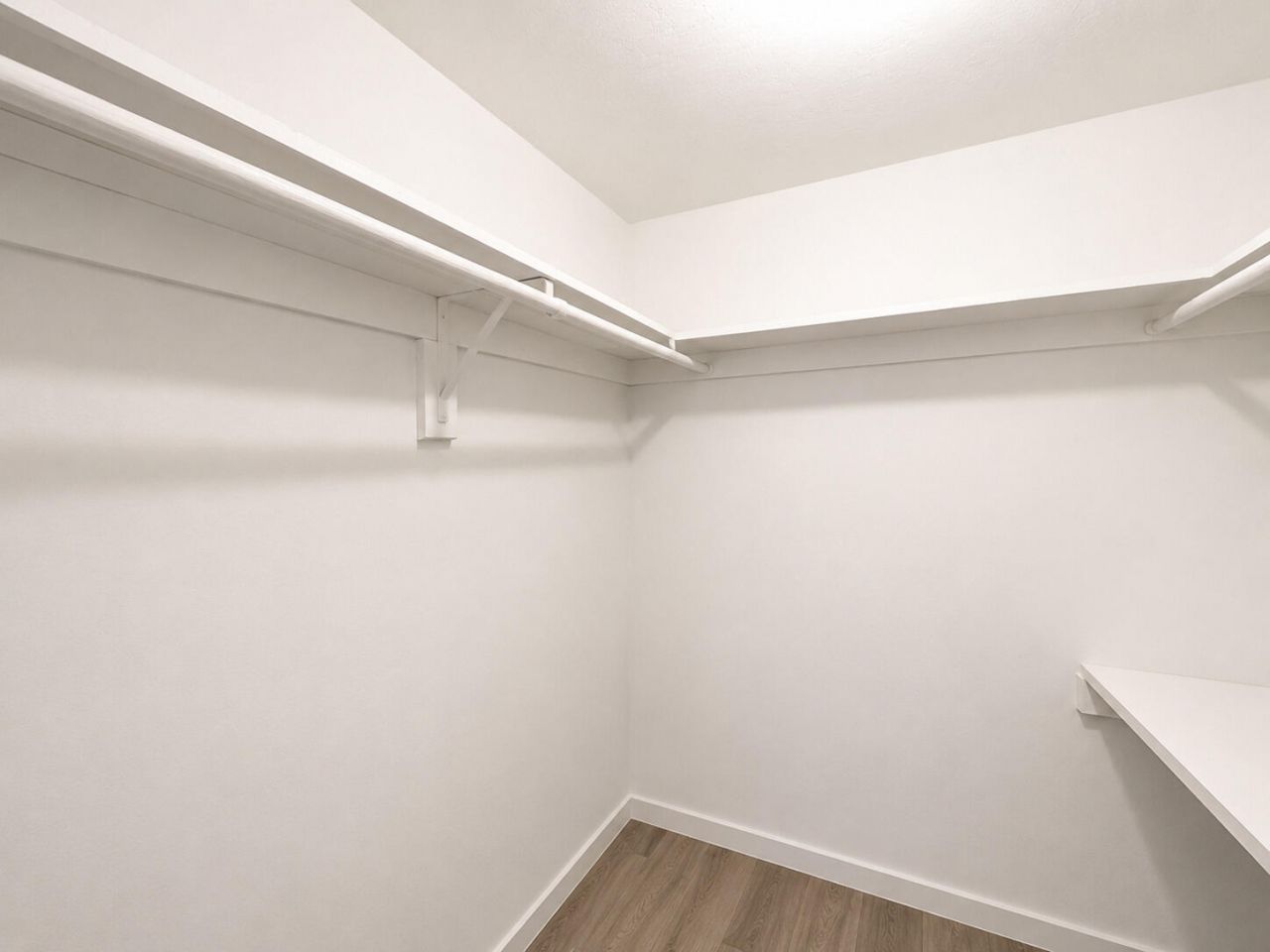 401 Golden Isles Drive, Unit 402, Hallandale Beach, FL 33009 Photo