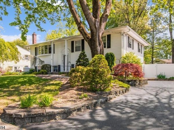 44 Summit Rd, Jefferson, NJ 07438