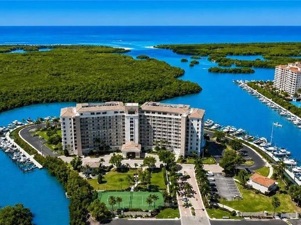 13105 Vanderbilt DR, Unit 502, NAPLES, FL 34110