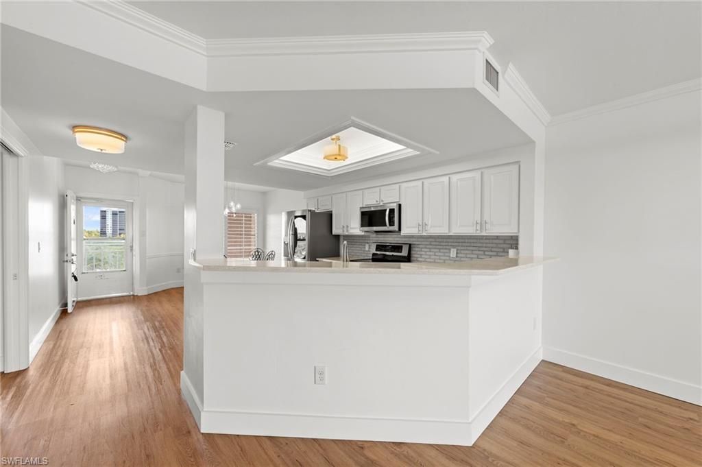 13105 Vanderbilt Dr, Unit 502, Naples, FL 34110 Photo