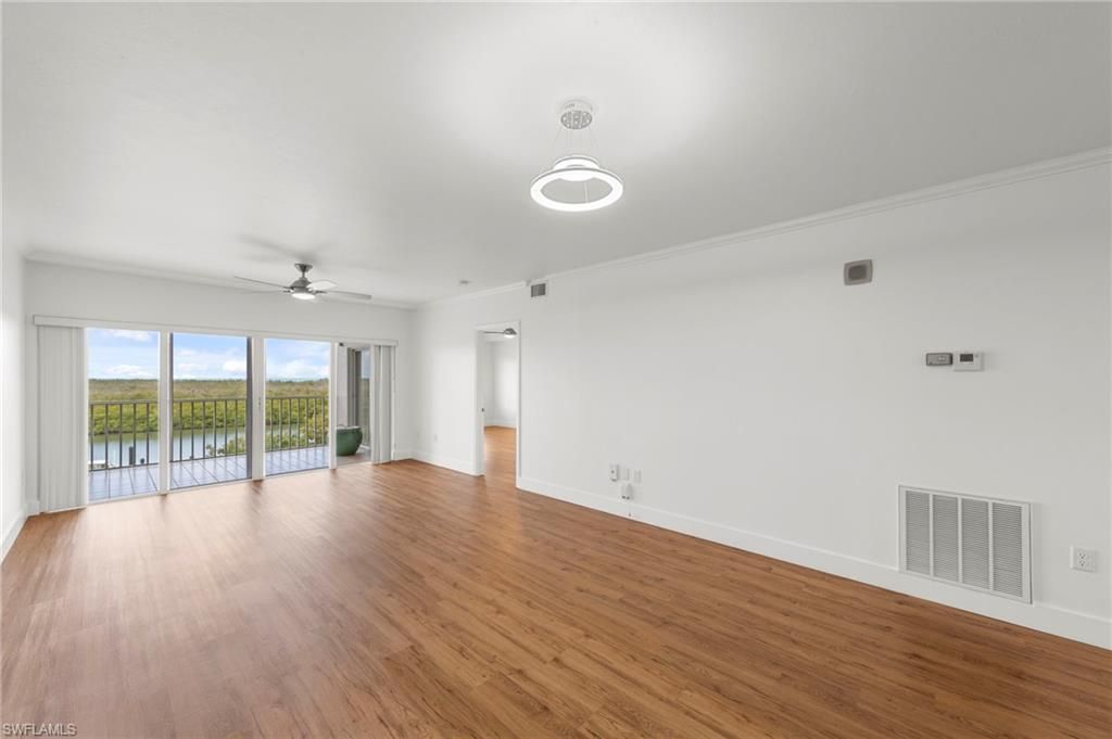 13105 Vanderbilt Dr, Unit 502, Naples, FL 34110 Photo