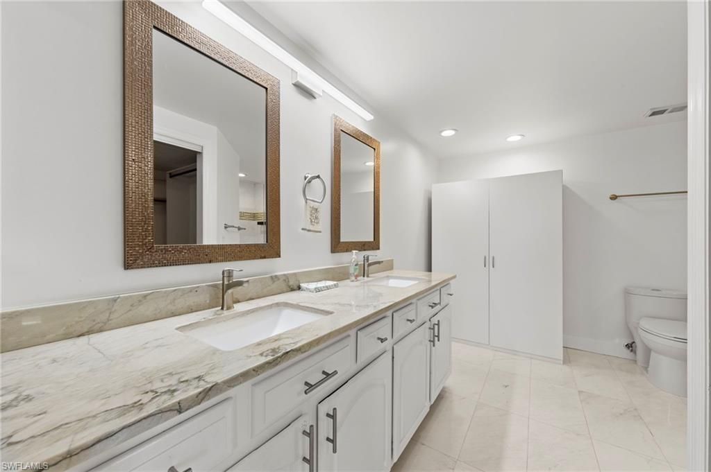 13105 Vanderbilt Dr, Unit 502, Naples, FL 34110 Photo