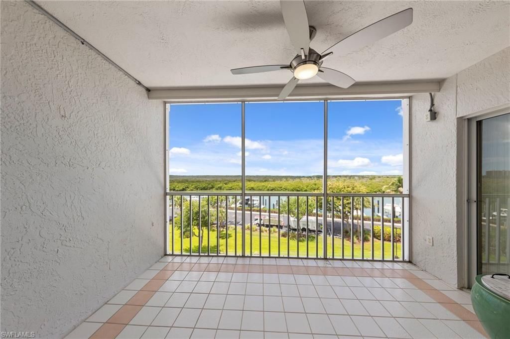13105 Vanderbilt Dr, Unit 502, Naples, FL 34110 Photo