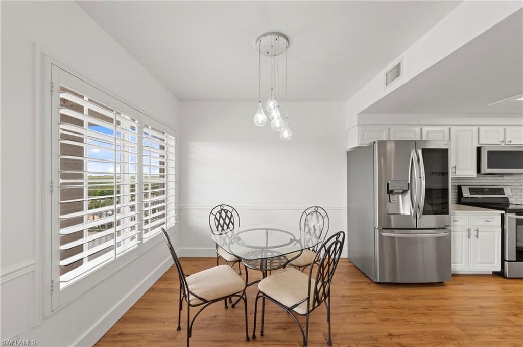 13105 Vanderbilt Dr, Unit 502, Naples, FL 34110 Photo