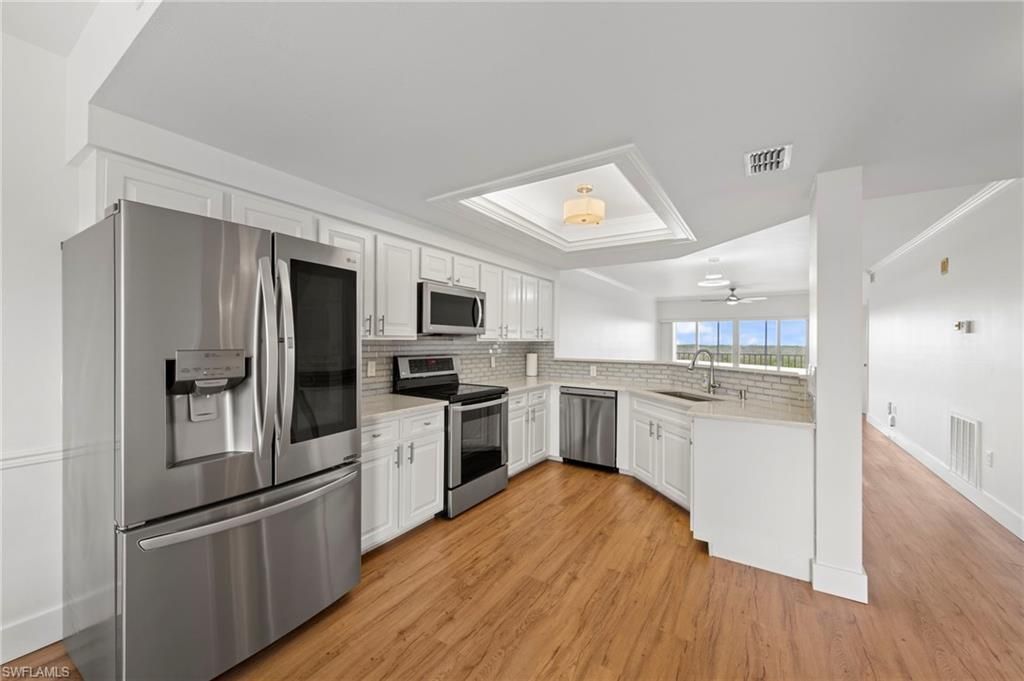 13105 Vanderbilt Dr, Unit 502, Naples, FL 34110 Photo