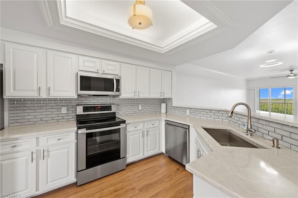 13105 Vanderbilt Dr, Unit 502, Naples, FL 34110 Photo