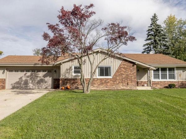 10226 W Steeple View Ln, Franklin, WI 53132