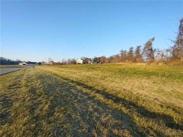 1269 Lake Pointe Drive, Appleton, NY 14008