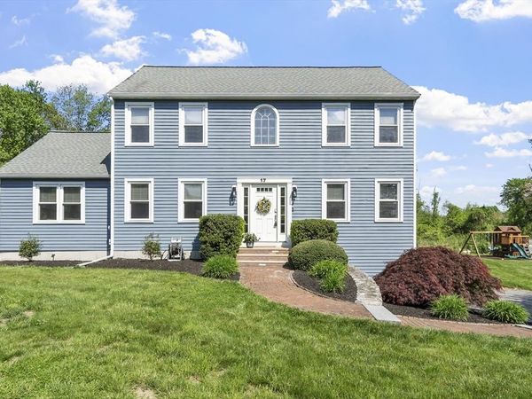 17 Blackthorne Circle, Hopkinton, MA 01748