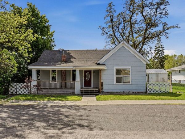 909 Maxwell St, Davenport, WA 99122