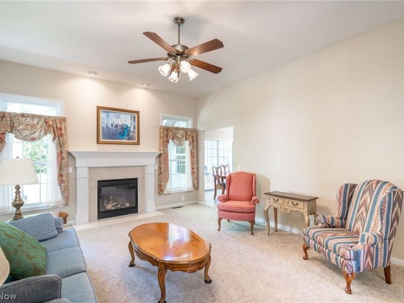 987 W Martin Avenue, Amherst, OH 44001 Photo 8