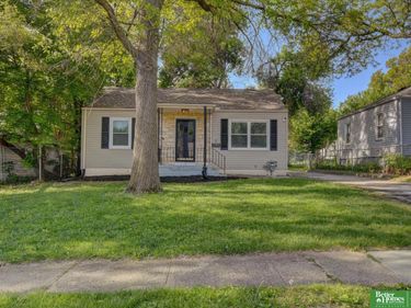5605 Manderson Street , Omaha, NE 68104