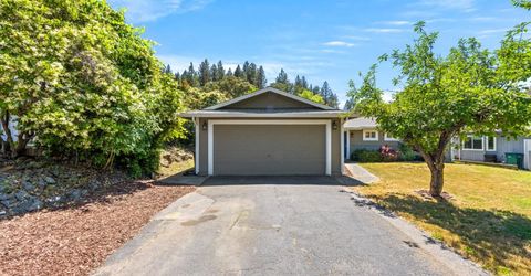 13806 Torrey Pines Dr, Auburn, CA 95602 Photo