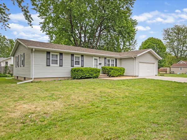 118 W Hawley Street , Amboy, IL 61310