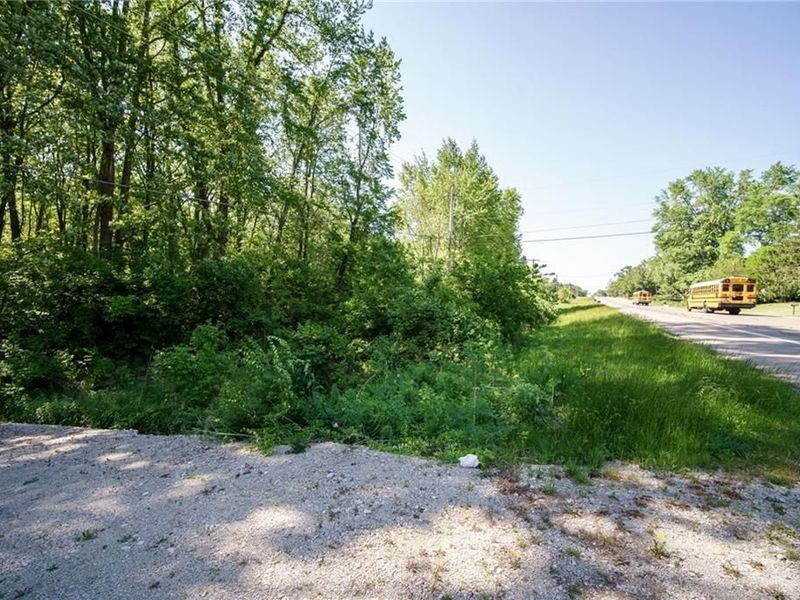 5236 Springfield Xenia Rd, Green Township, OH 45506 Photo 2