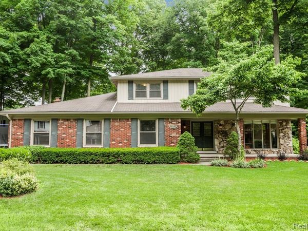 48124 LIBERTY Drive, Shelby Twp, MI 48315
