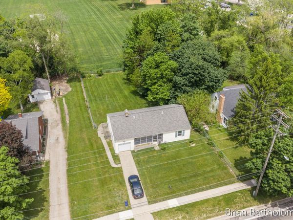 1635 Burton Street SE, Grand Rapids, MI 49506