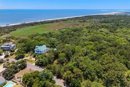 Ocean Green Dr. photo 4