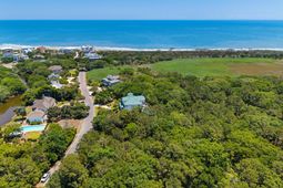 Ocean Green Dr. photo 4
