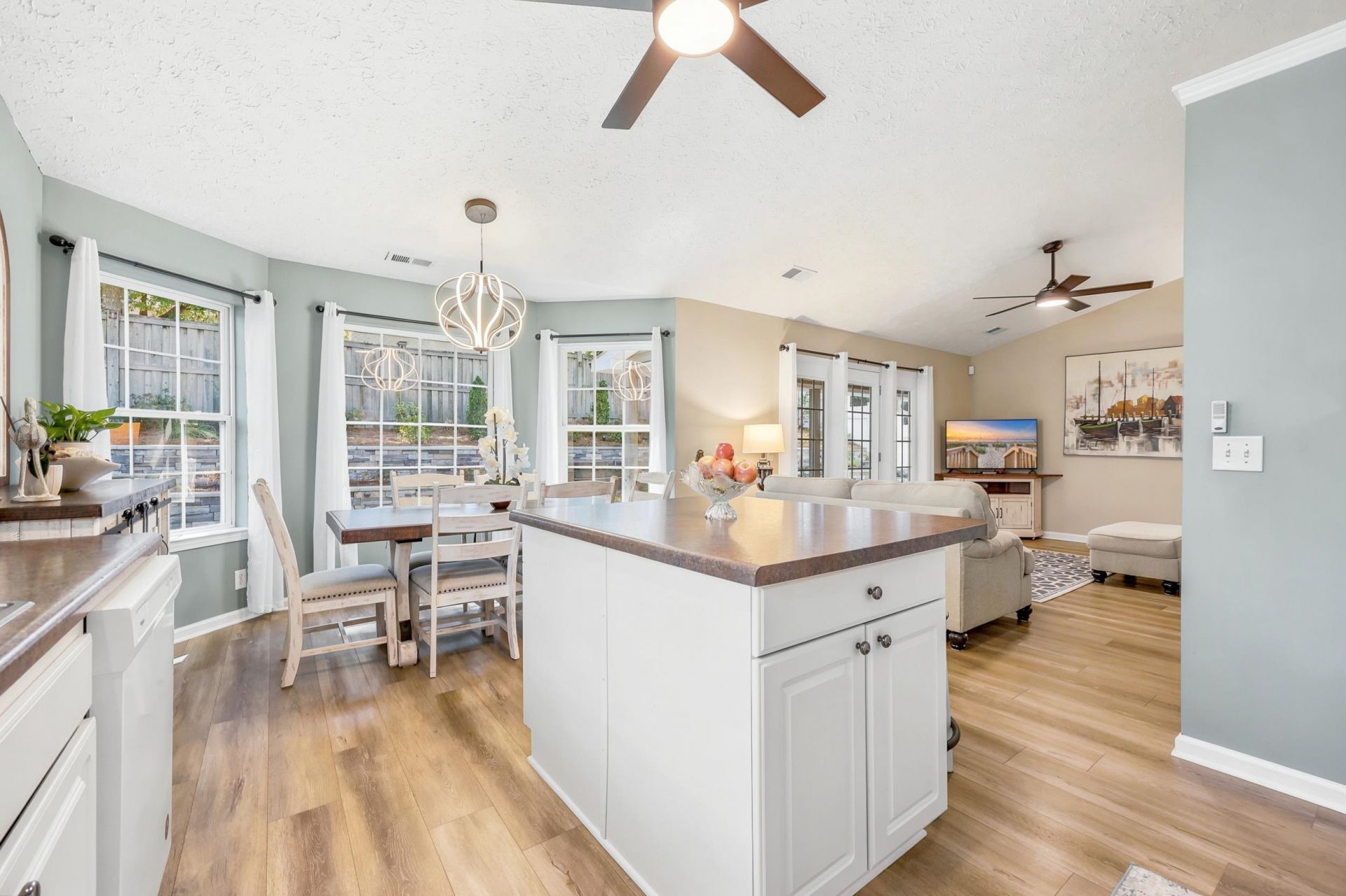 4111 Wrens Crossing Photo 13