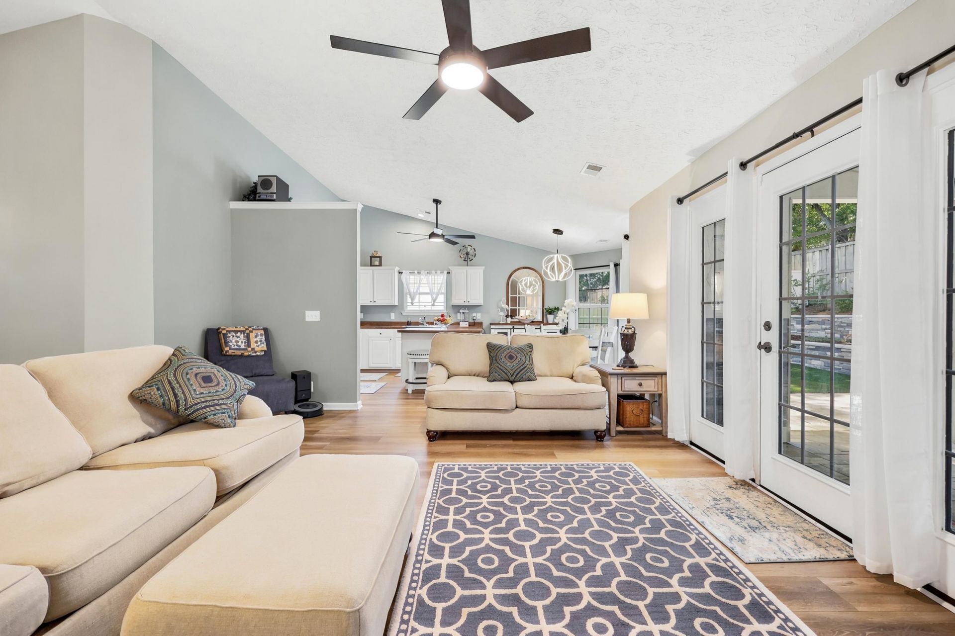 4111 Wrens Crossing Photo 7