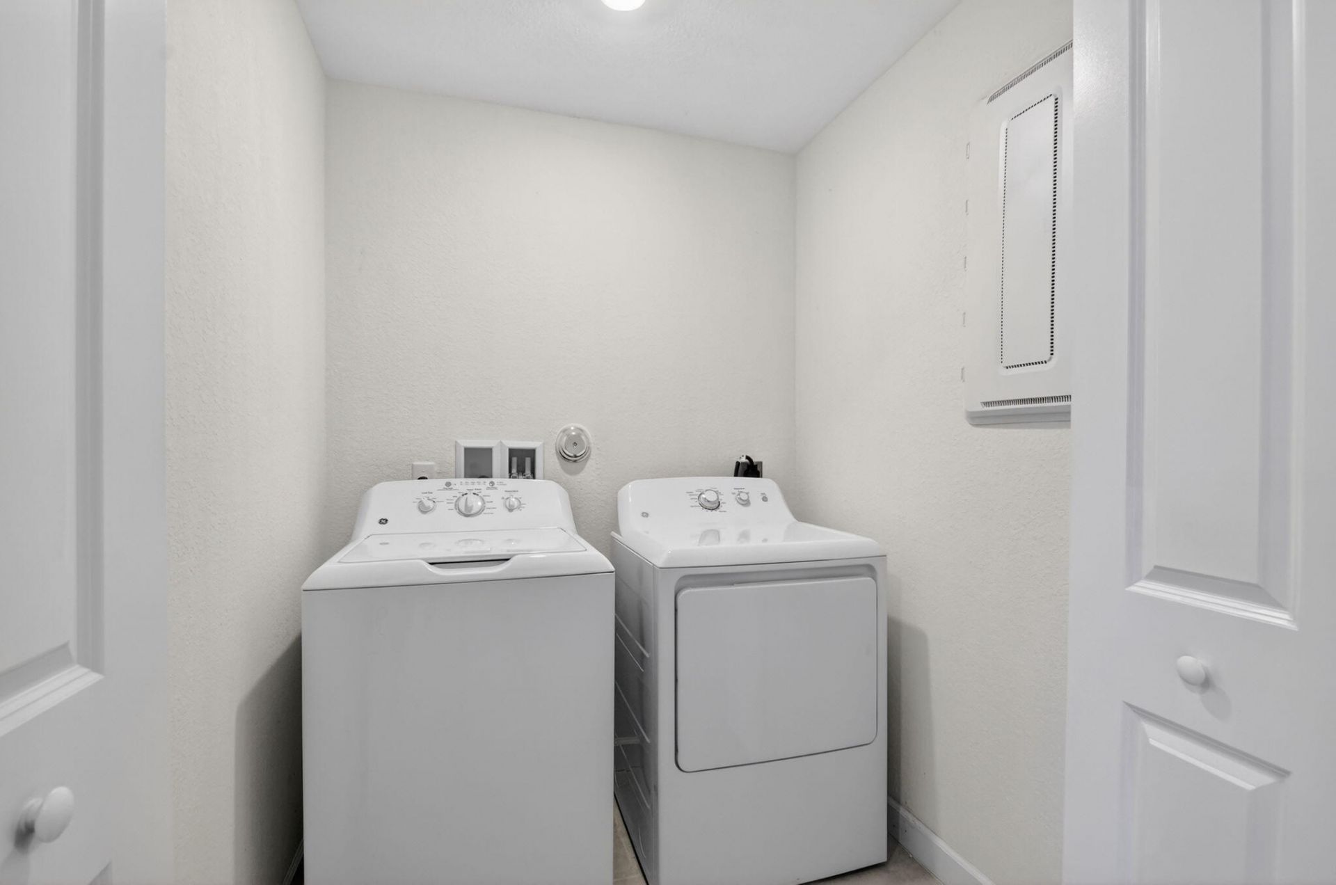 6933 N Harbours Edge Avenue, Lake Worth, FL 33467 Photo