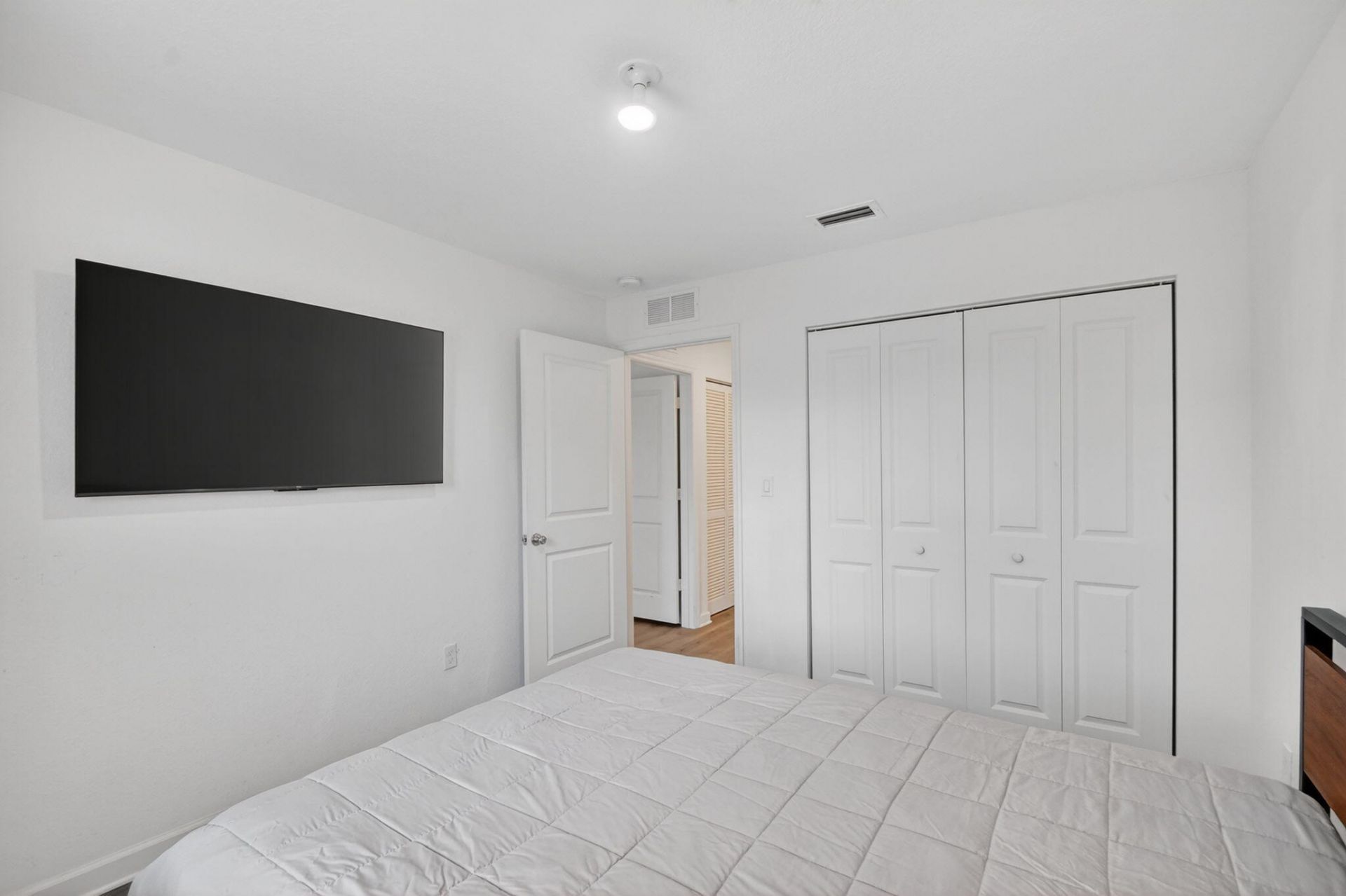 6933 N Harbours Edge Avenue, Lake Worth, FL 33467 Photo